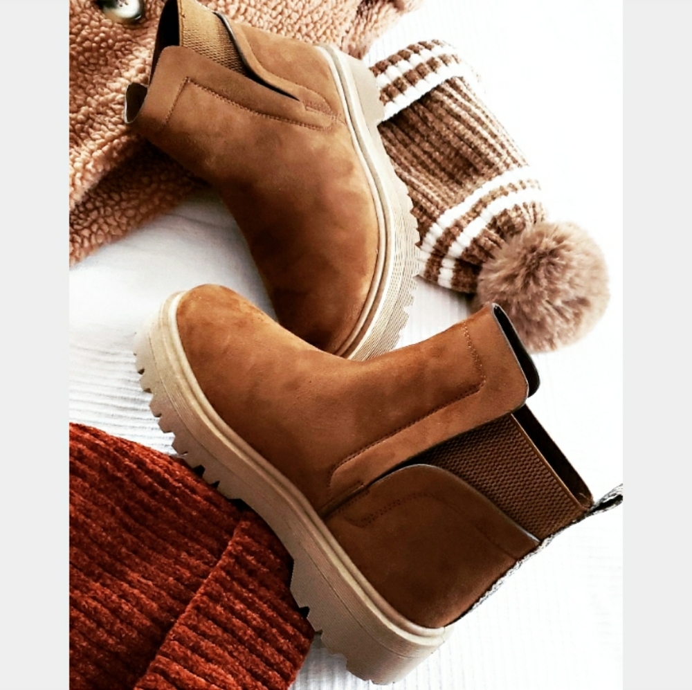 đ¨Sweater Weather collection tan boot - Picture 3 of 6